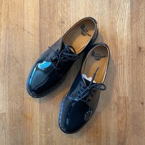 Brand new Dr Martens 1461 black patent lamper